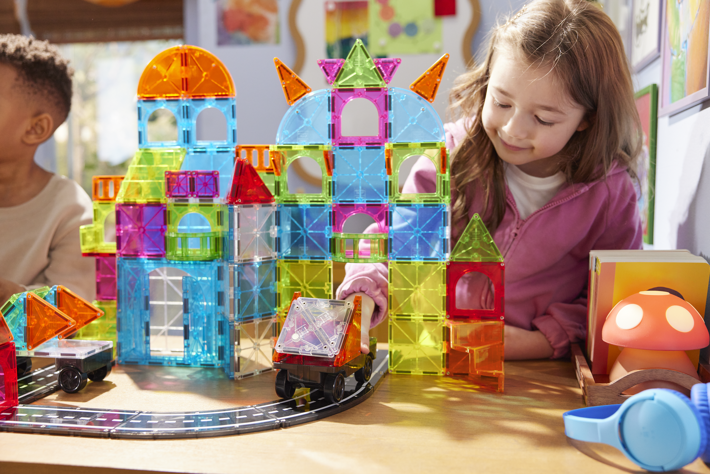 magna-tiles-city-center-110-teiliges-magnet-bauset image 2