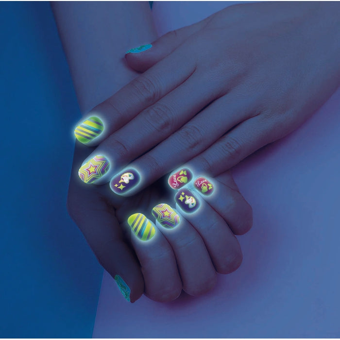 clementoni-crazy-chic-fluoreszierende-n-gel-nail-art-set image 4